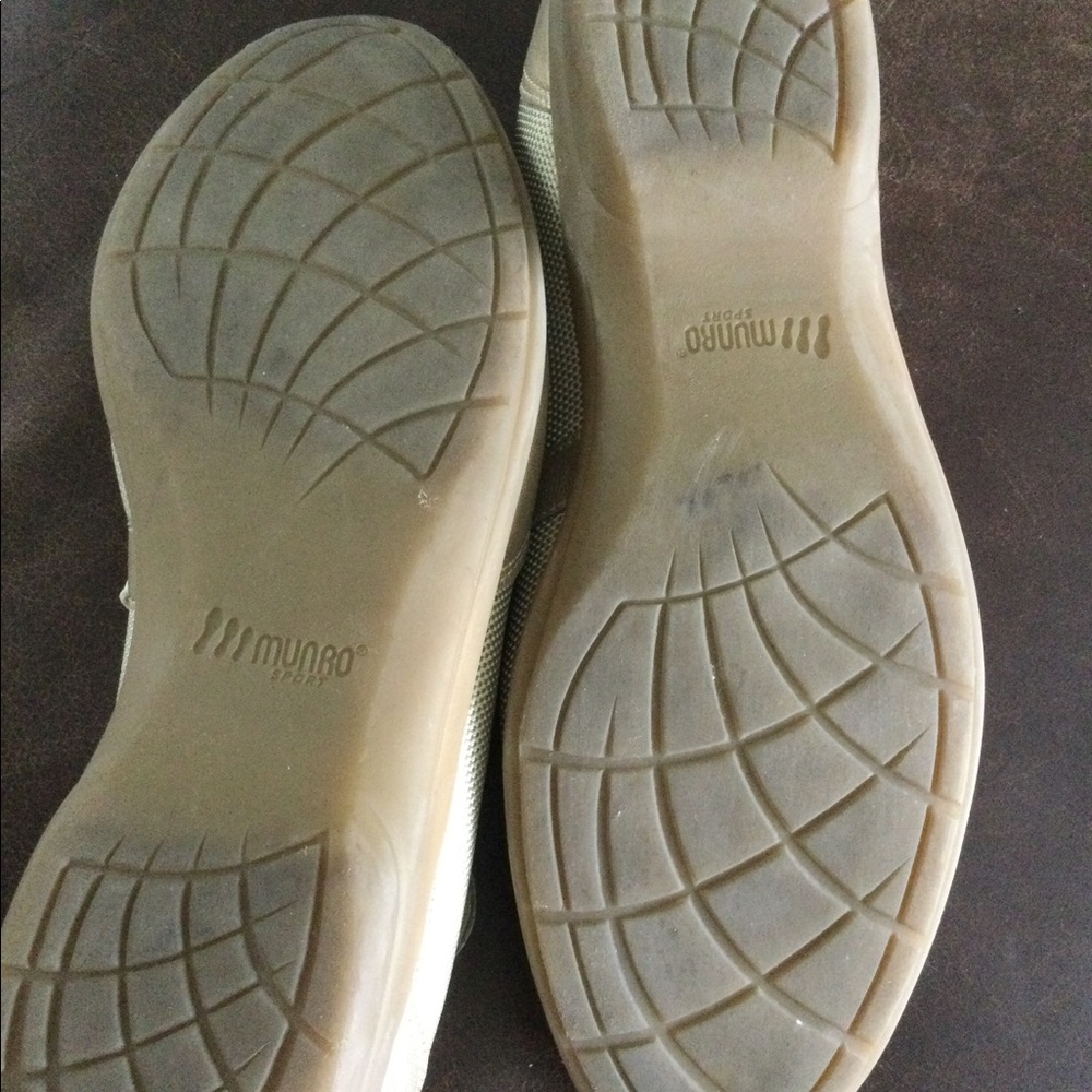 Munro Gold Leather & Mesh Flats Size 8M - Picture 7 of 7